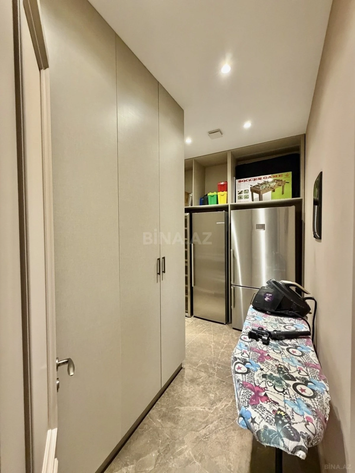 Satılır 7 otaqlı mənzil 285 m²