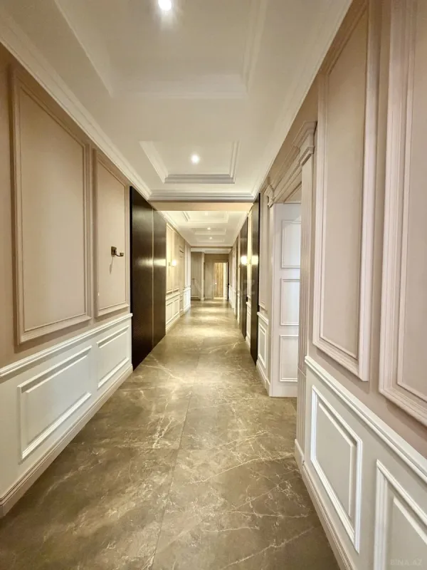 Satılır 7 otaqlı mənzil 285 m²