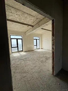 Satılır 3 otaqlı mənzil 135 m²