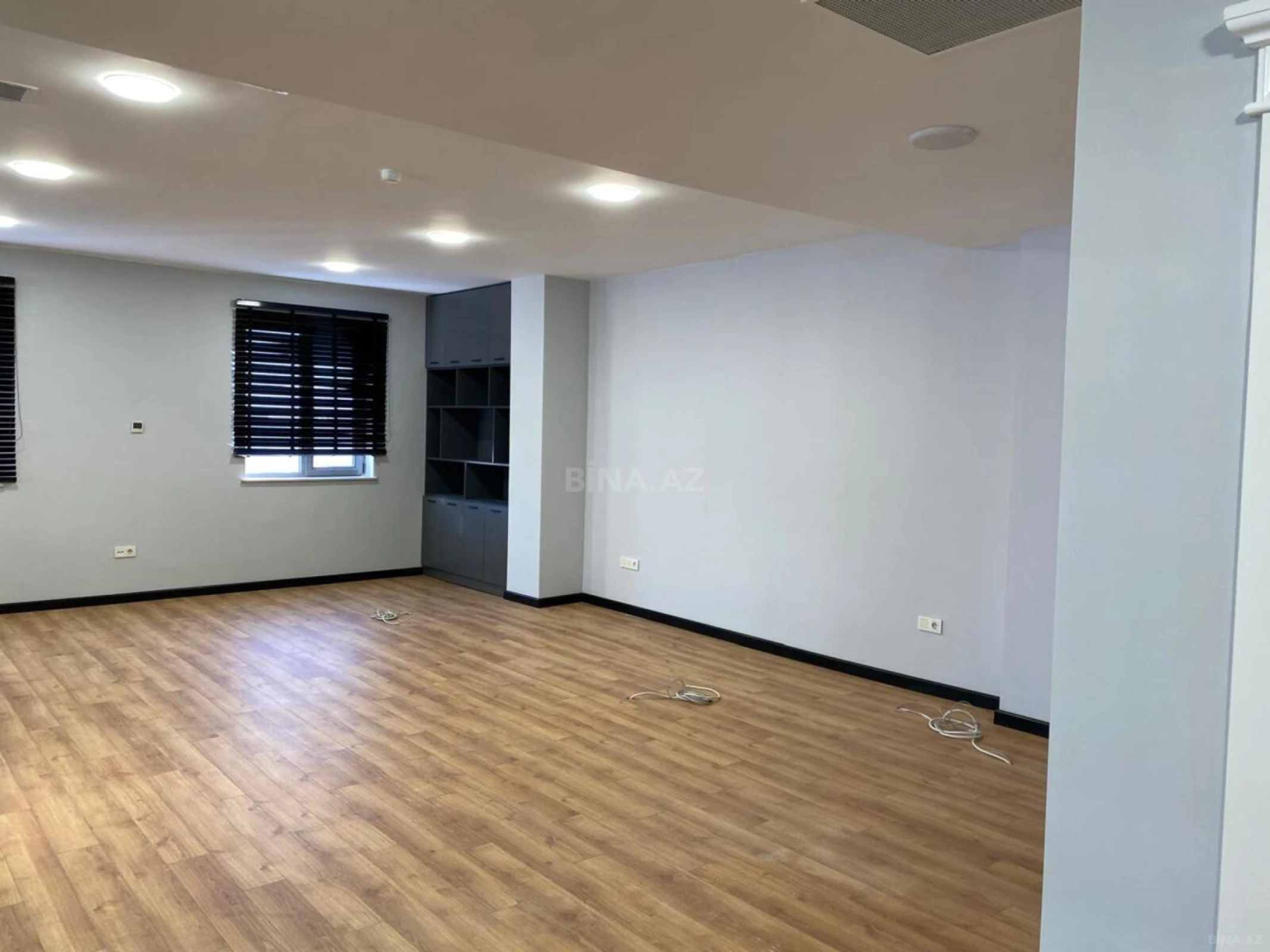 Kirayə verilir 8 otaqlı ofis 190 m²