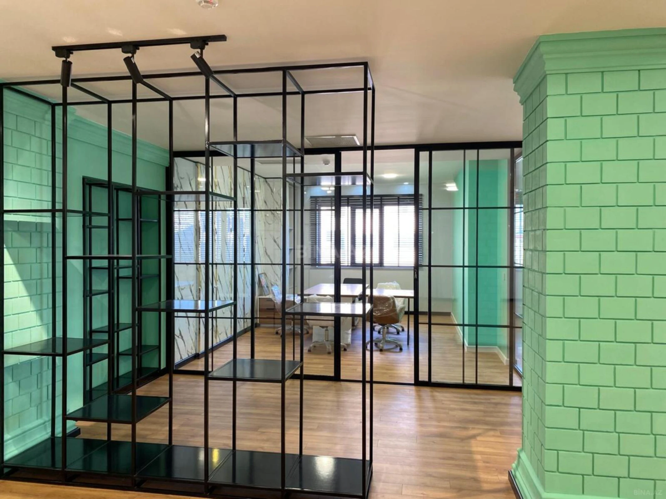 Kirayə verilir 8 otaqlı ofis 190 m²