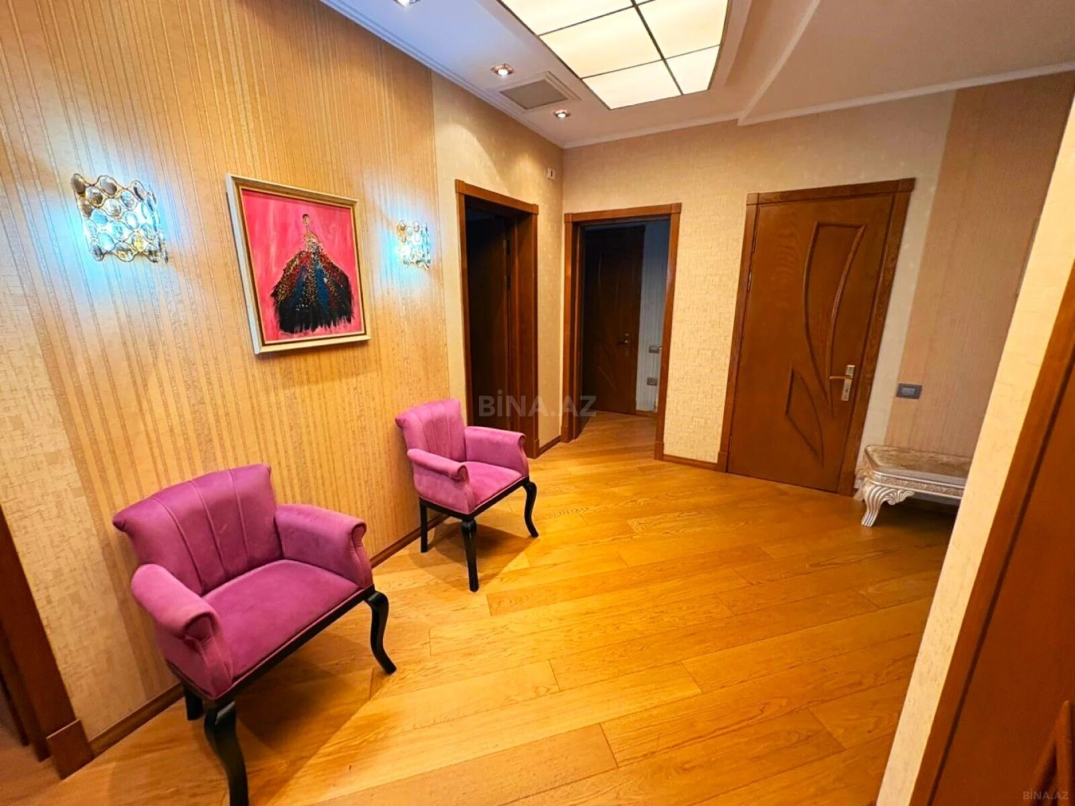 Satılır 4 otaqlı mənzil 180 m²