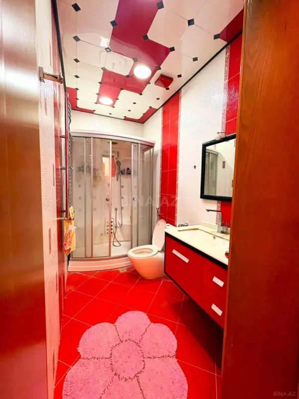 Satılır 4 otaqlı mənzil 180 m²