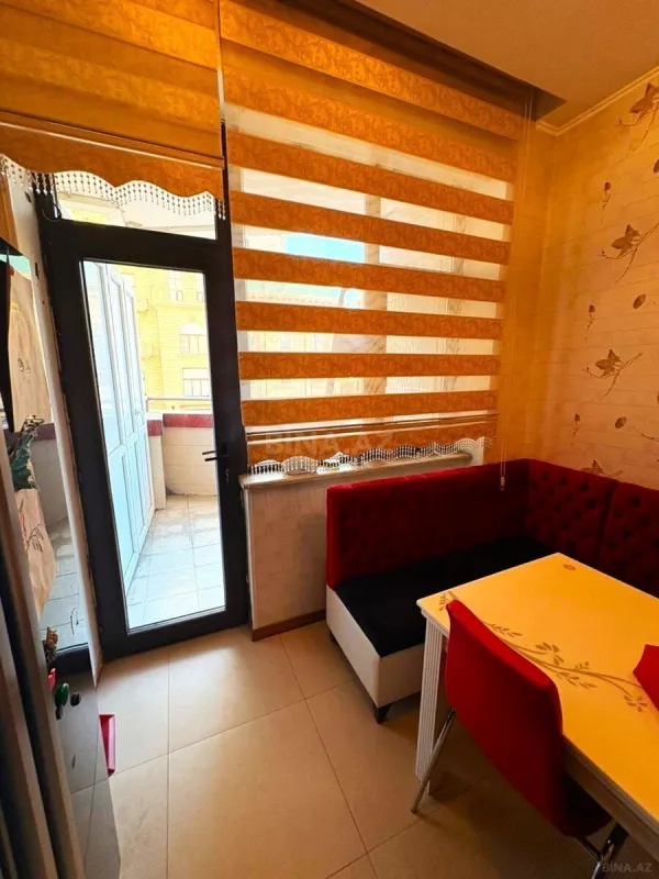 Satılır 4 otaqlı mənzil 180 m²
