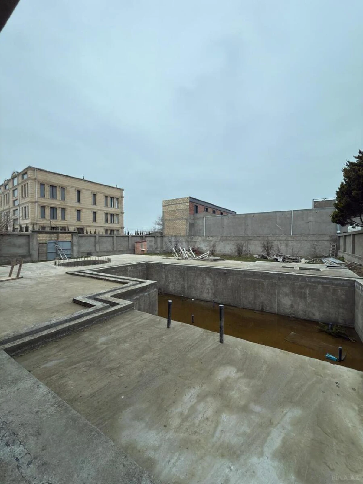 Satılır 5 otaqlı həyət evi 500 m²