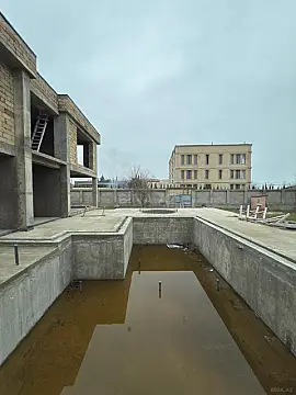 Satılır 5 otaqlı həyət evi 500 m²