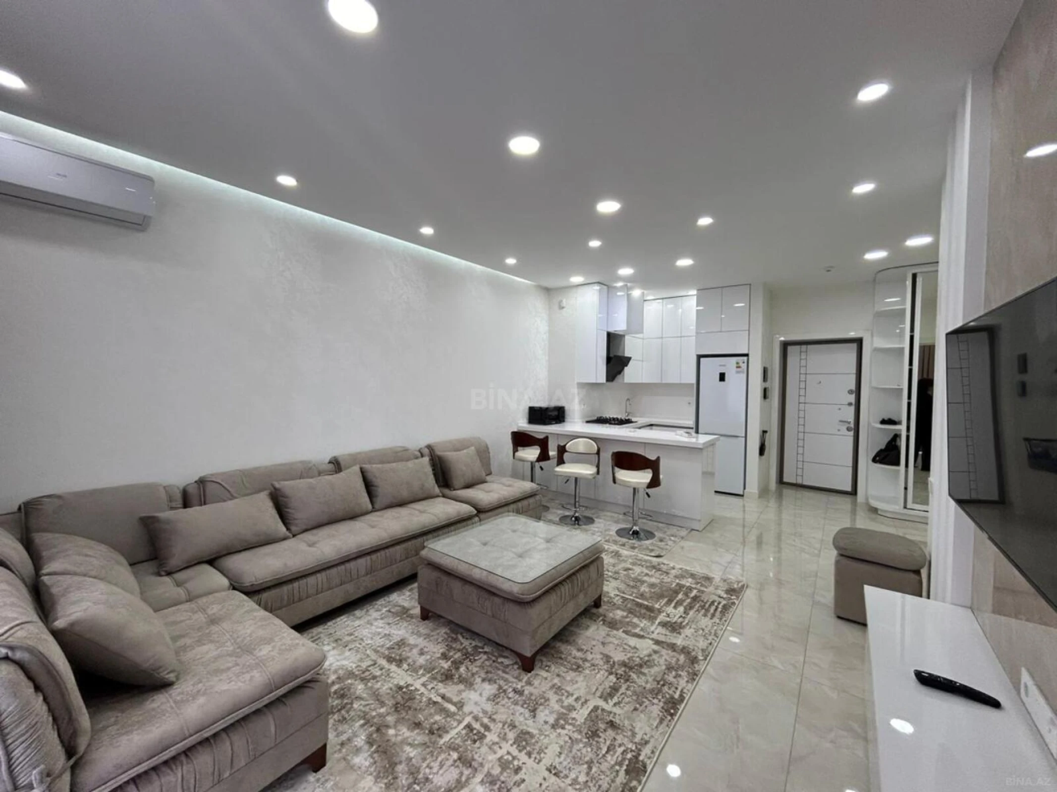 Kirayə verilir 2 otaqlı mənzil 70 m²