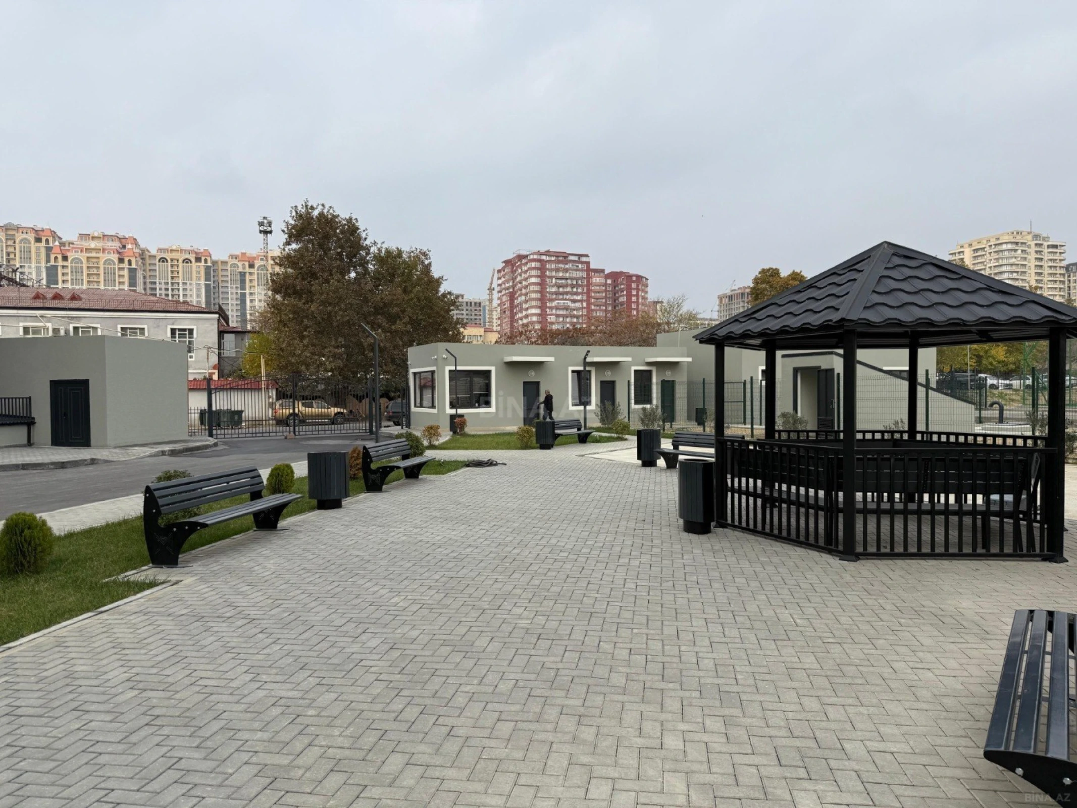 Satılır 3 otaqlı mənzil 118 m²