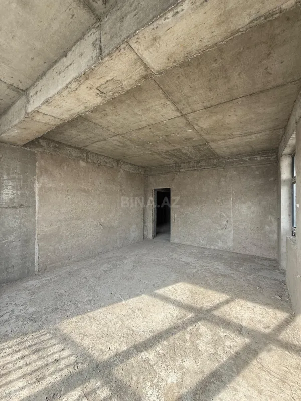 Satılır 3 otaqlı mənzil 118 m²