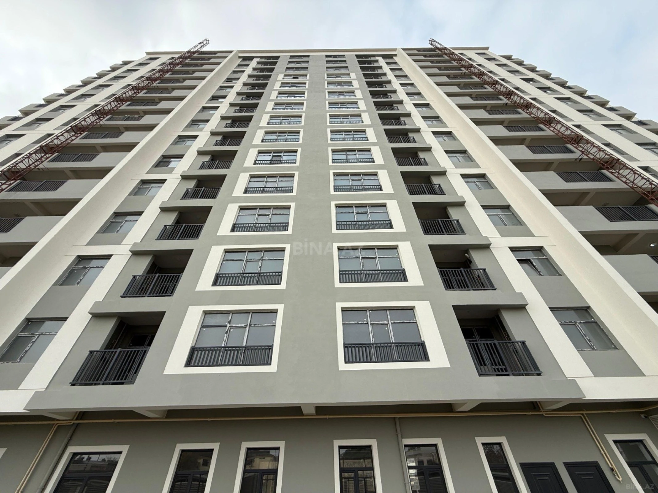Satılır 3 otaqlı mənzil 118 m²