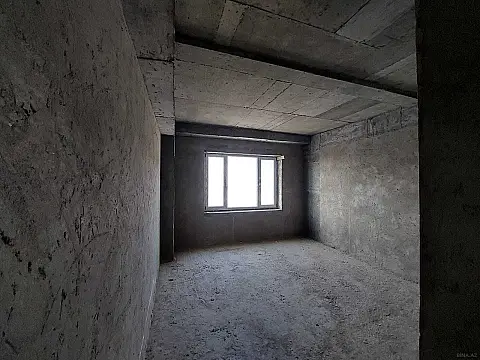 Satılır 3 otaqlı mənzil 163 m²