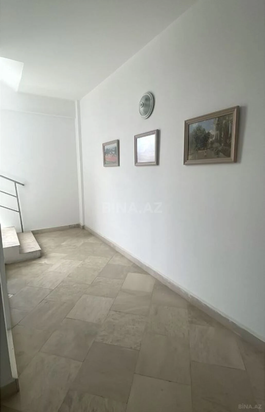 Satılır 4 otaqlı mənzil 251 m²
