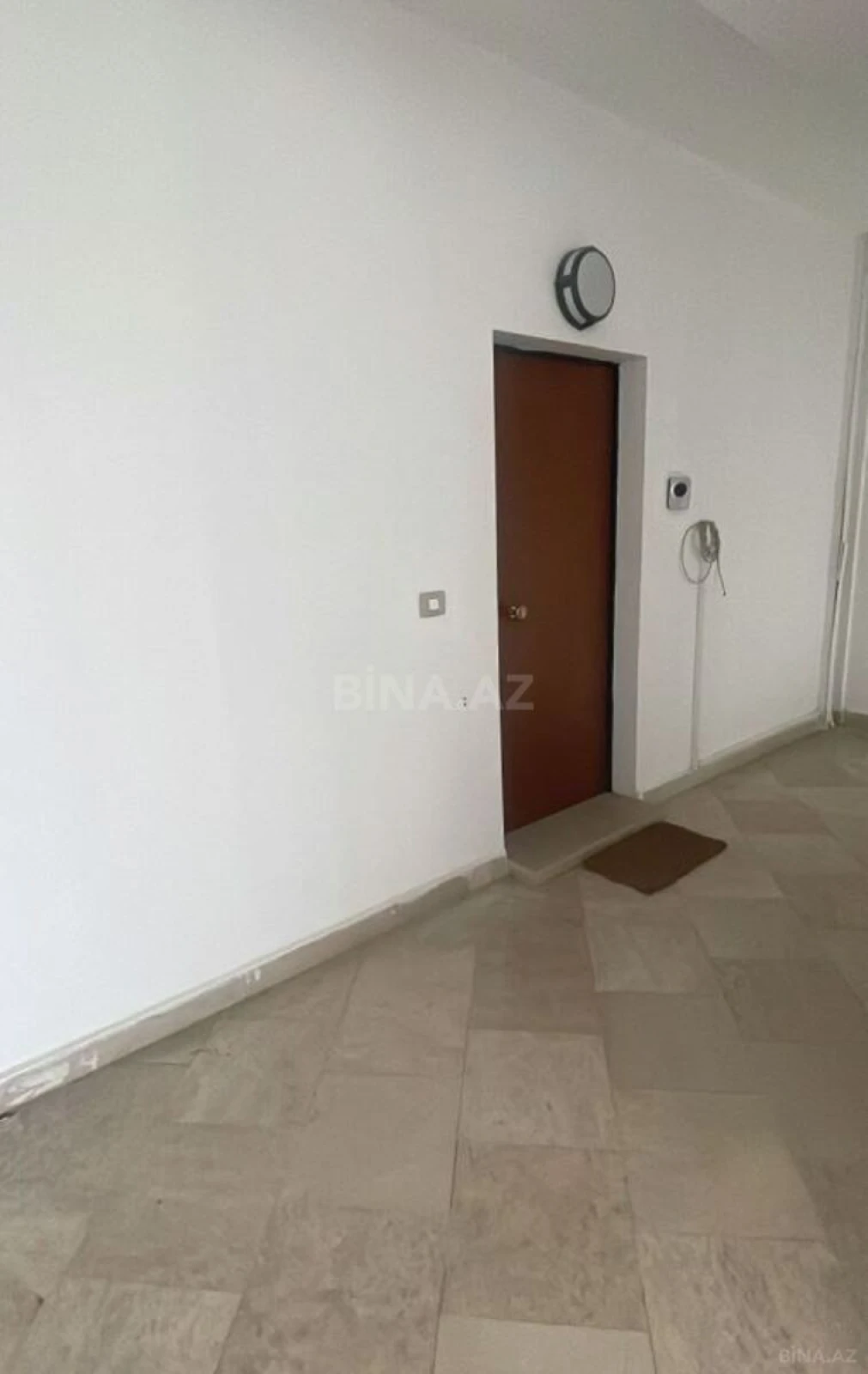 Satılır 4 otaqlı mənzil 251 m²