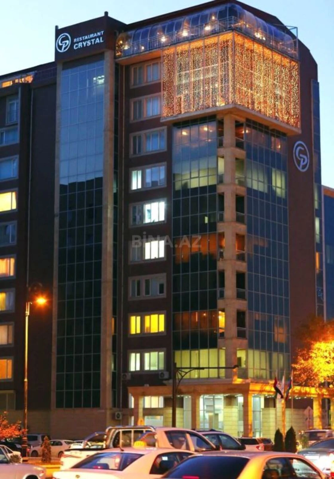 Satılır 4 otaqlı mənzil 251 m²