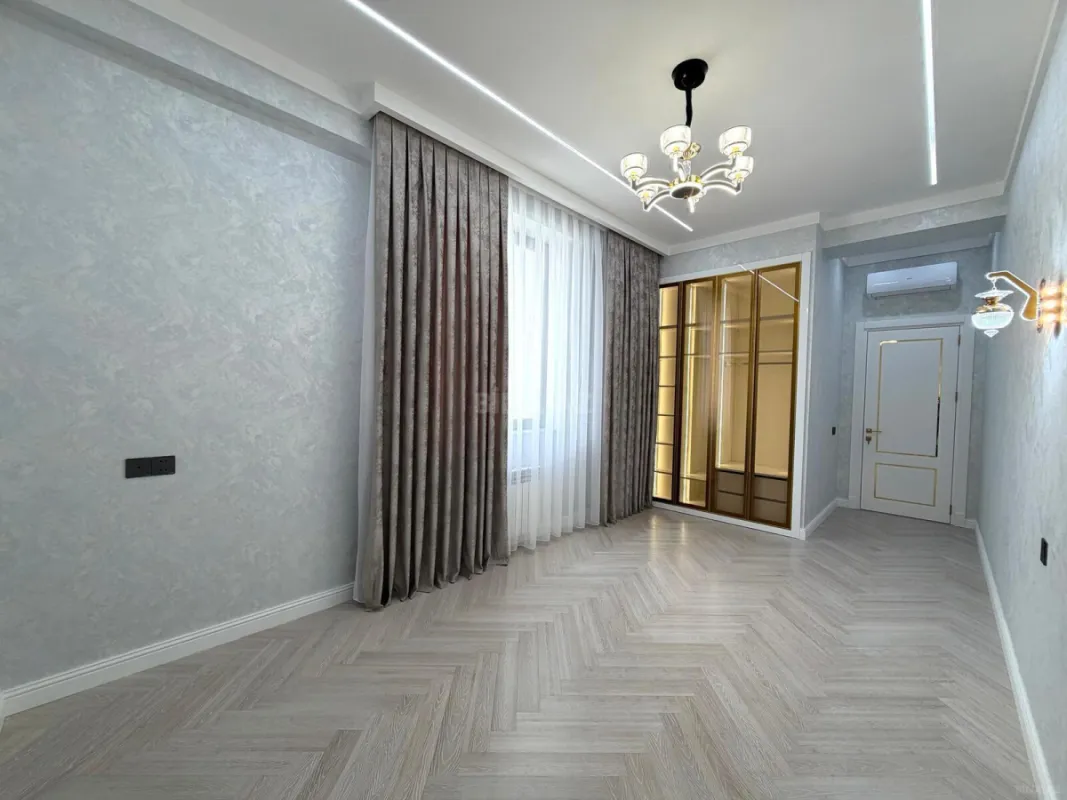 Satılır 4 otaqlı mənzil 160 m²