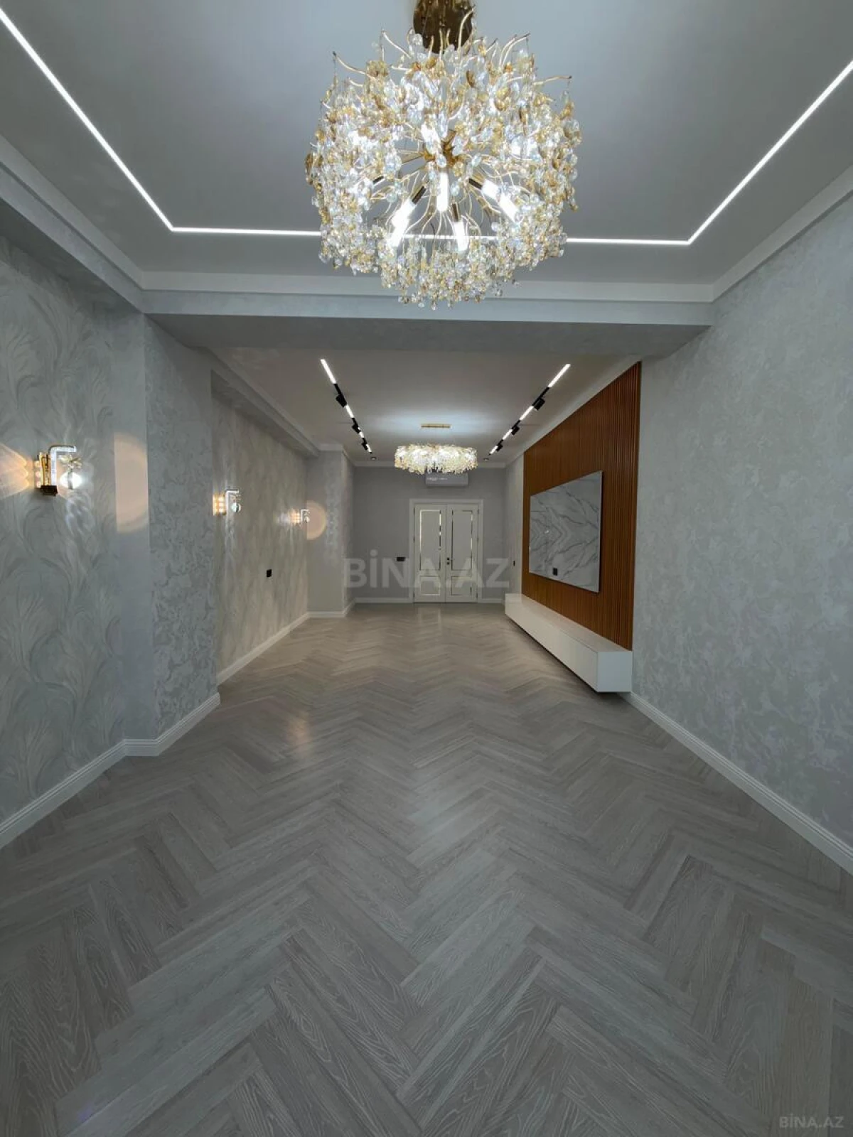 Satılır 4 otaqlı mənzil 160 m²