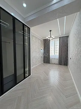 Satılır 4 otaqlı mənzil 160 m²