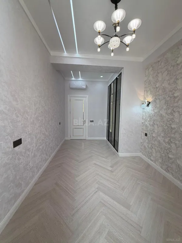 Satılır 4 otaqlı mənzil 160 m²