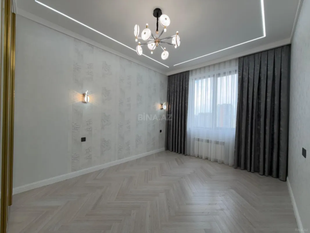 Satılır 4 otaqlı mənzil 160 m²