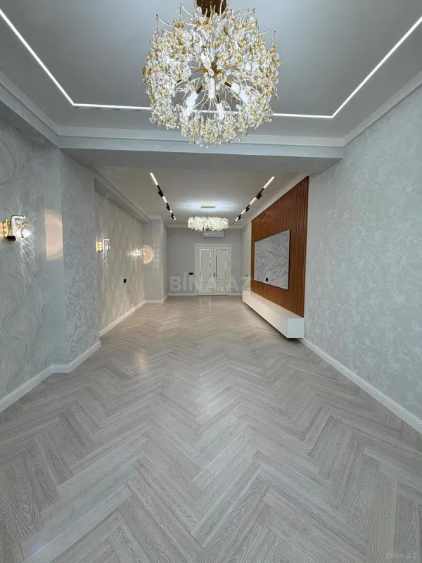 Satılır 4 otaqlı mənzil 160 m²