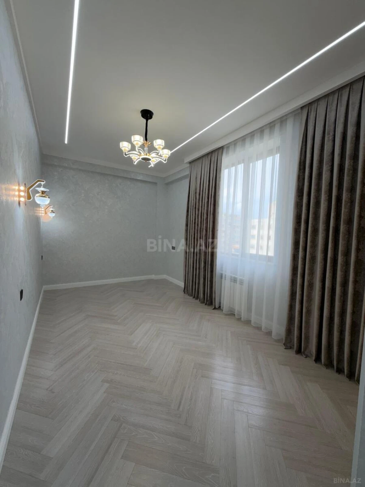 Satılır 4 otaqlı mənzil 160 m²