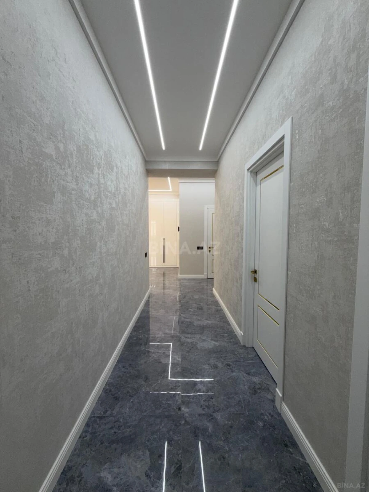 Satılır 4 otaqlı mənzil 160 m²