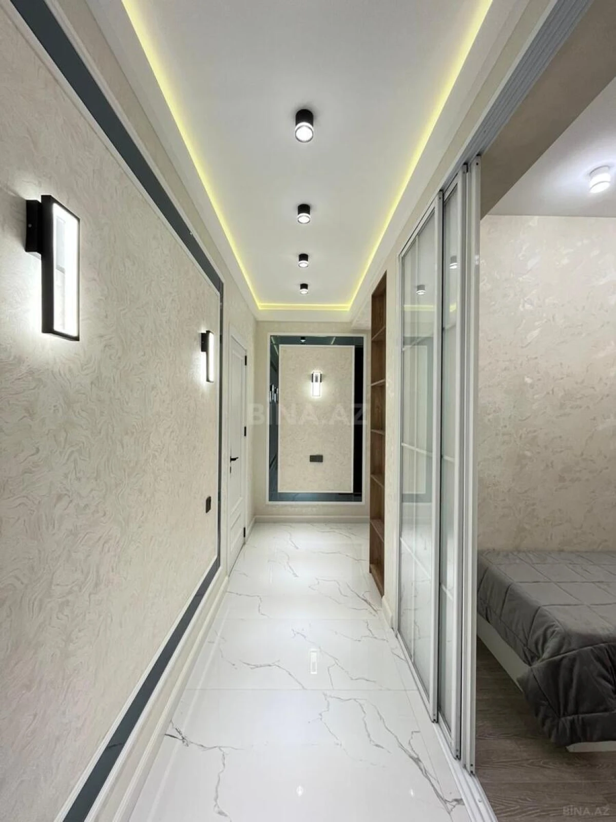 Satılır 3 otaqlı mənzil 104 m²