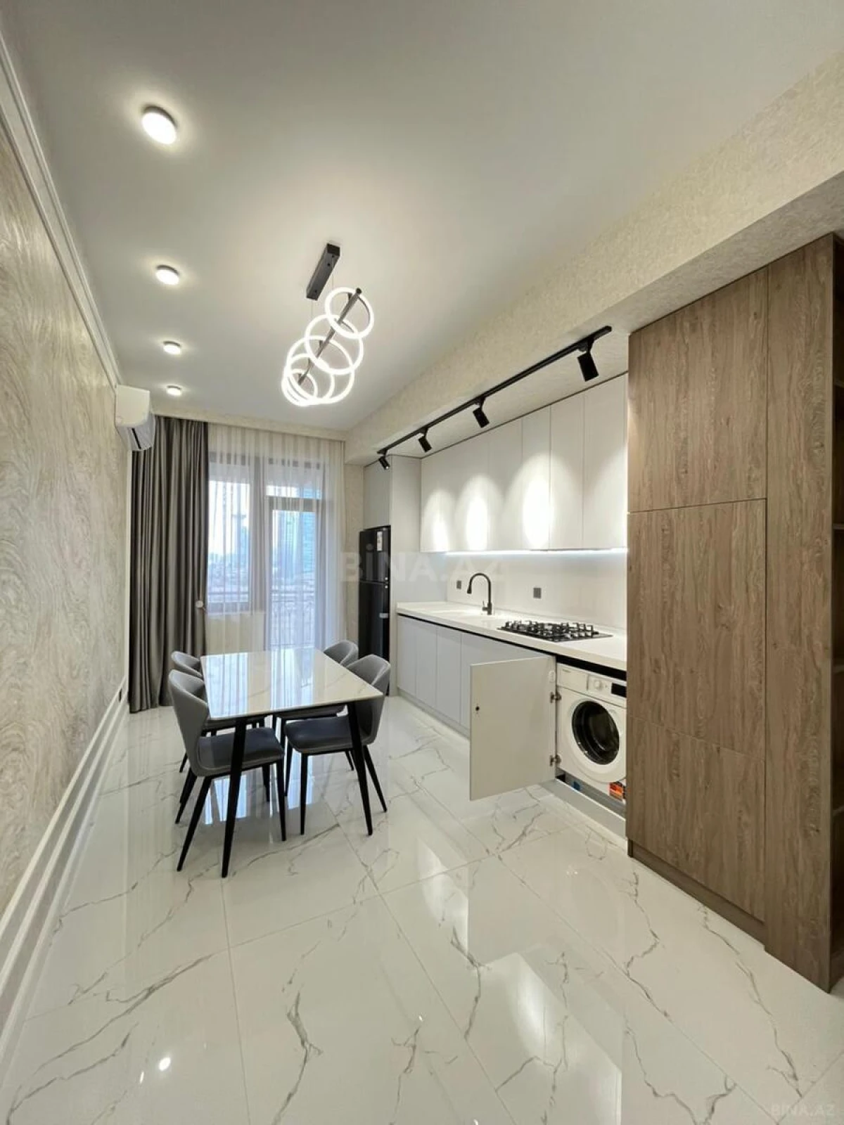 Satılır 3 otaqlı mənzil 104 m²