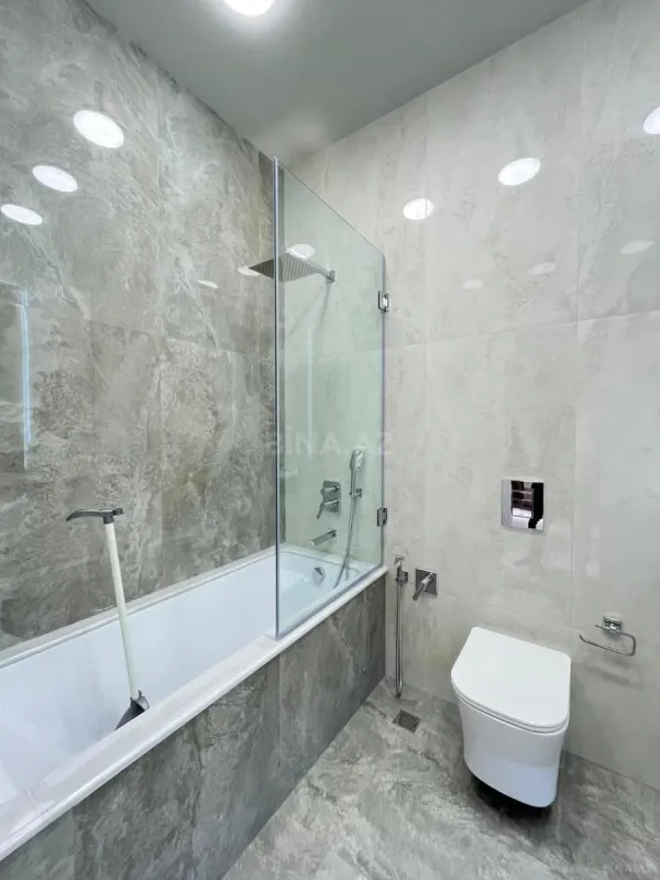 Satılır 3 otaqlı mənzil 104 m²