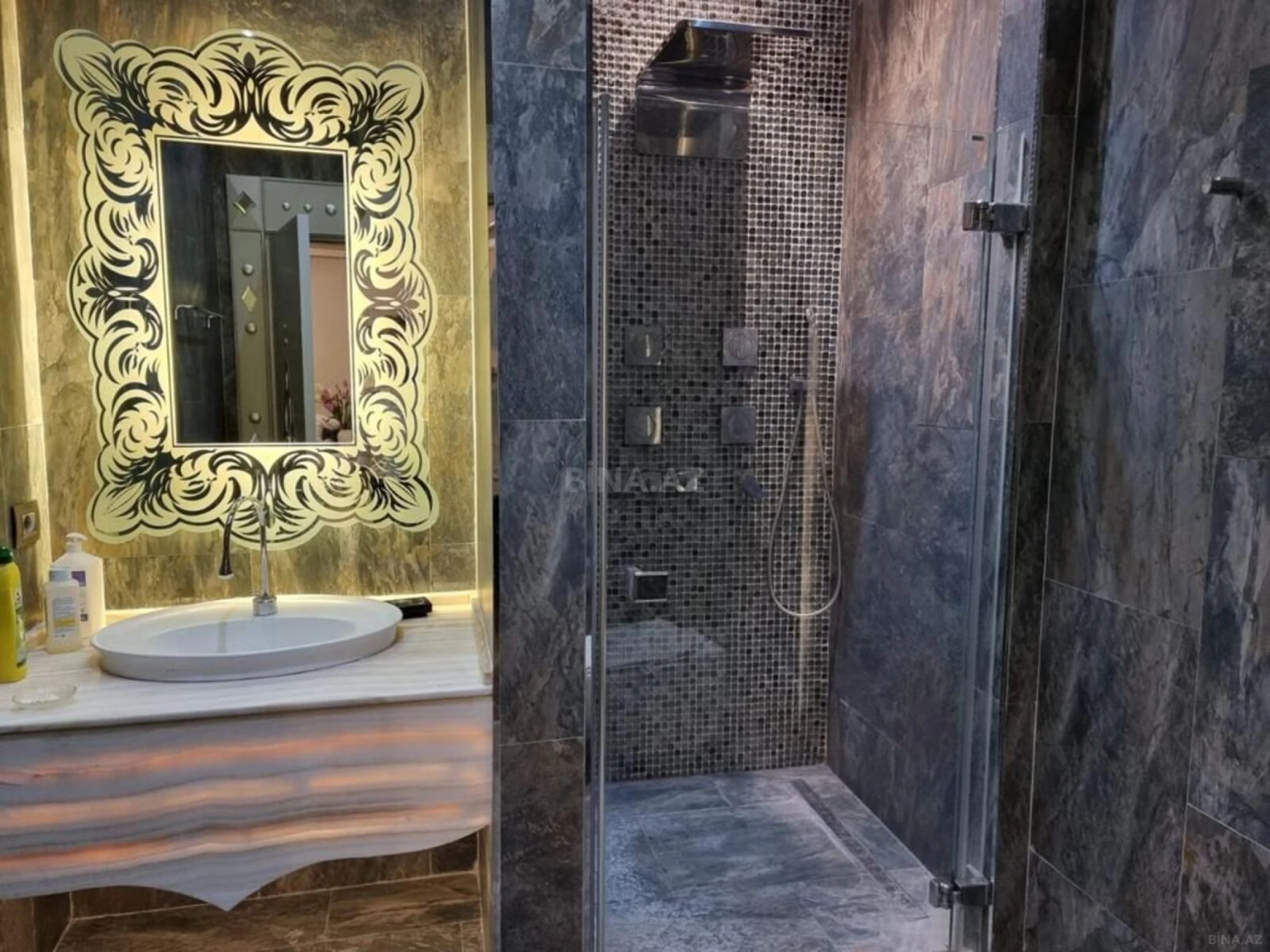 Satılır 4 otaqlı mənzil 240 m²