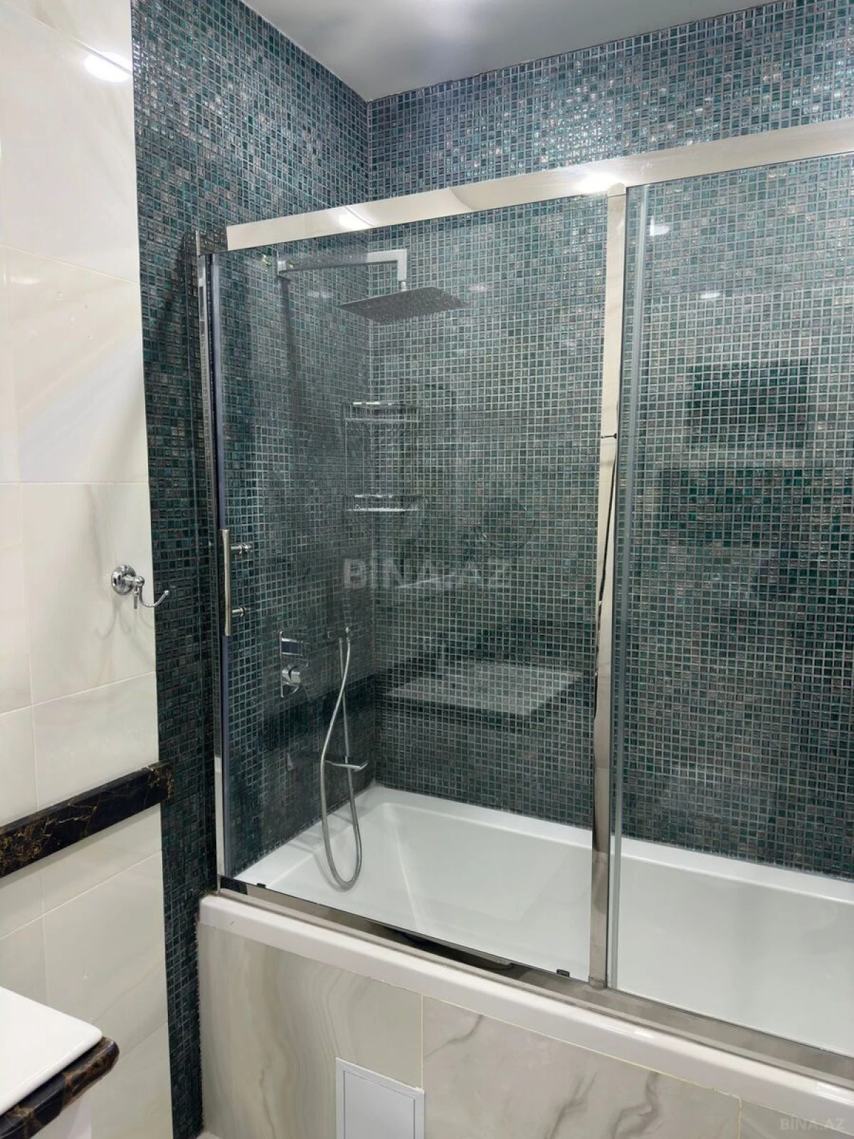 Satılır 3 otaqlı mənzil 98 m²