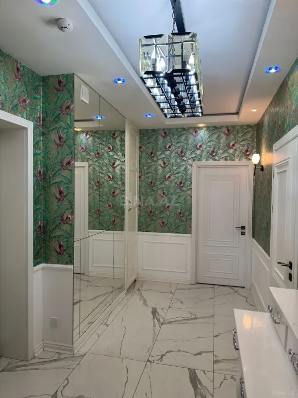 Satılır 3 otaqlı mənzil 98 m²