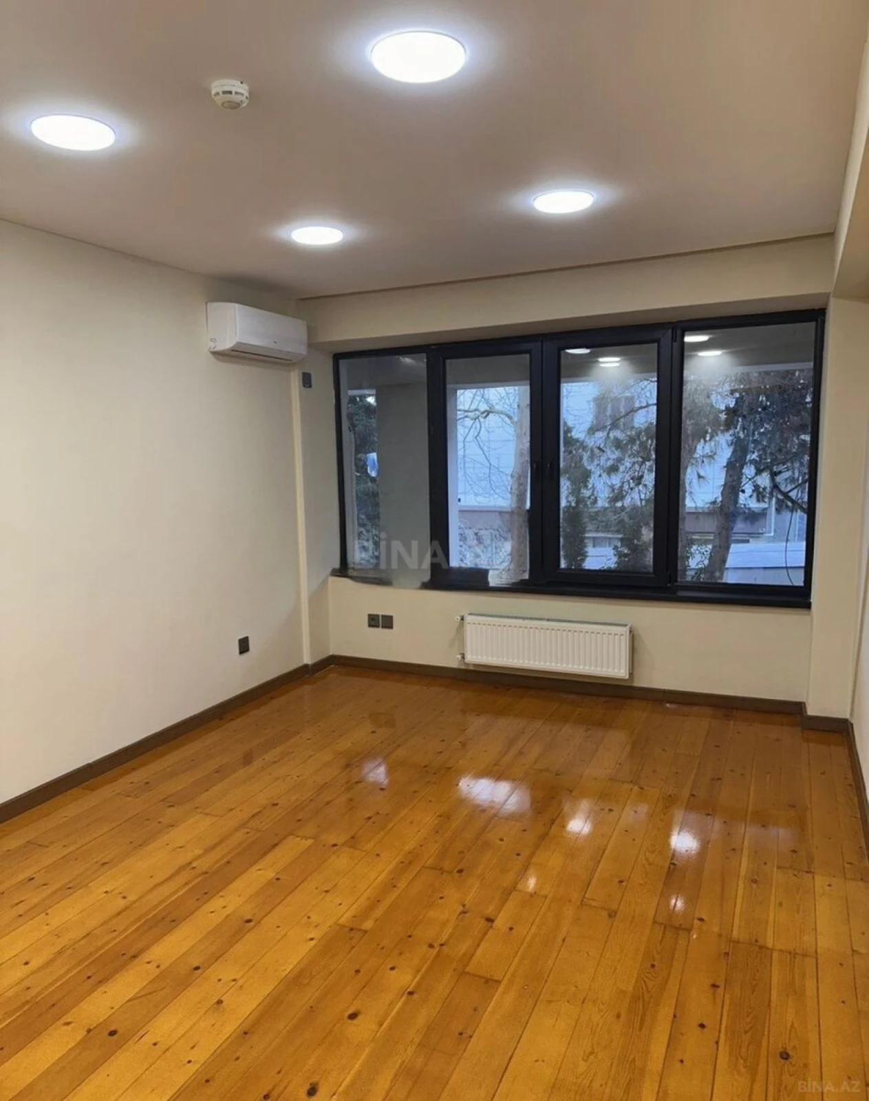 Kirayə verilir 7 otaqlı ofis 280 m²