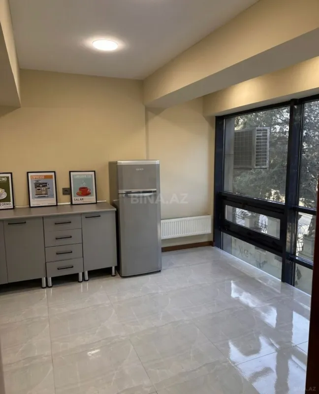 Kirayə verilir 7 otaqlı ofis 280 m²