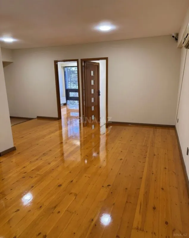 Kirayə verilir 7 otaqlı ofis 280 m²
