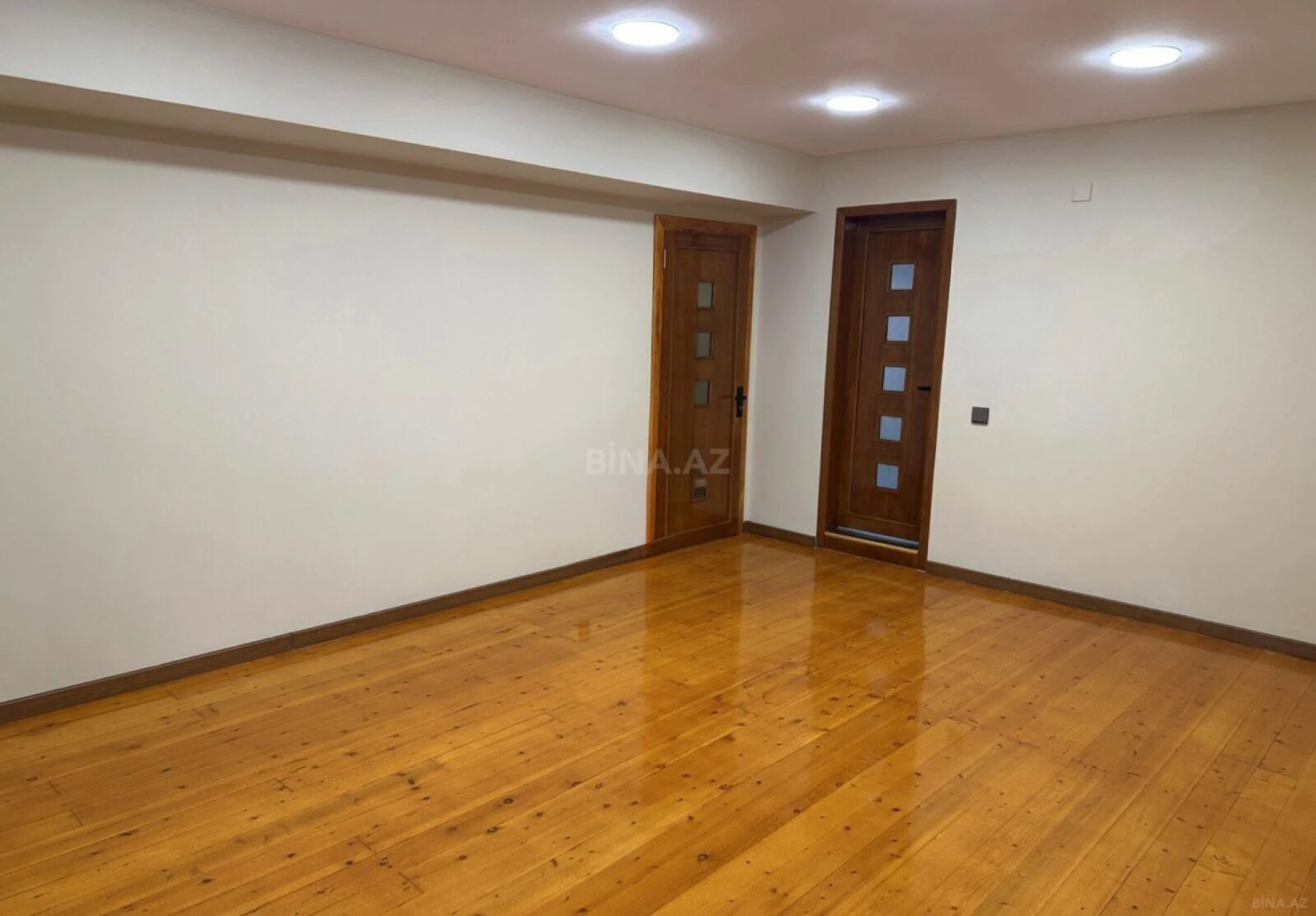 Kirayə verilir 7 otaqlı ofis 280 m²