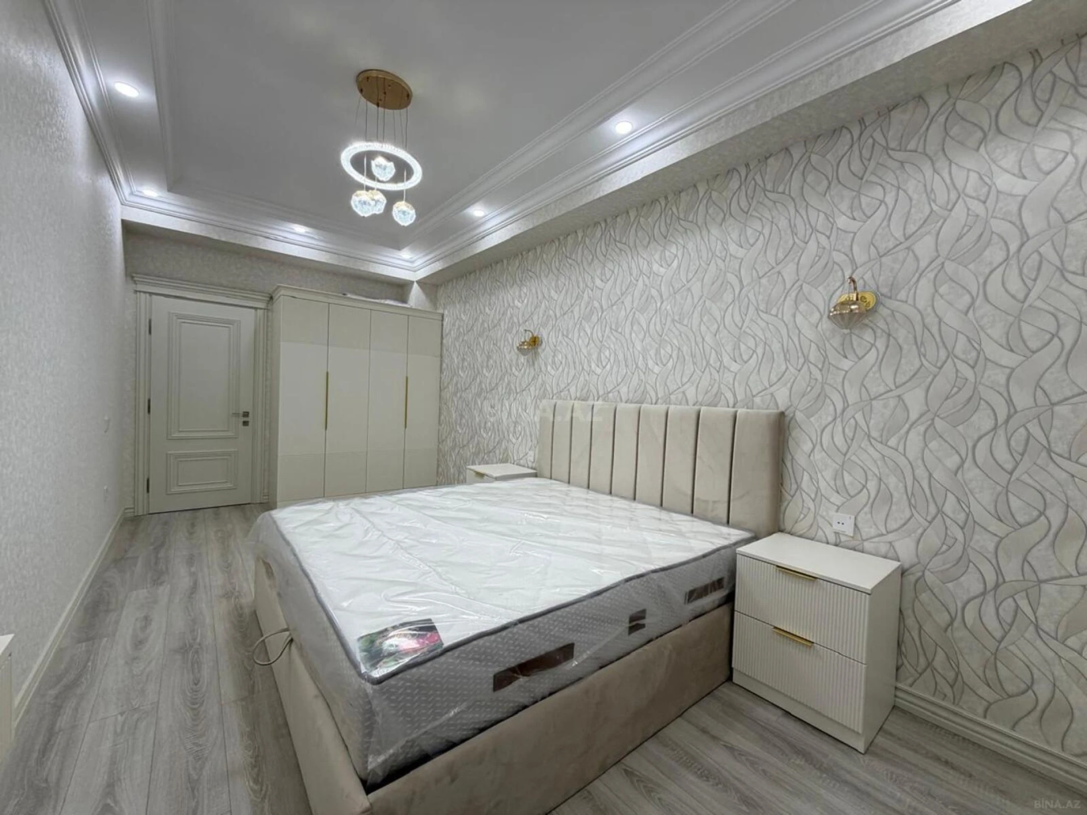 Kirayə verilir 2 otaqlı mənzil 96 m²