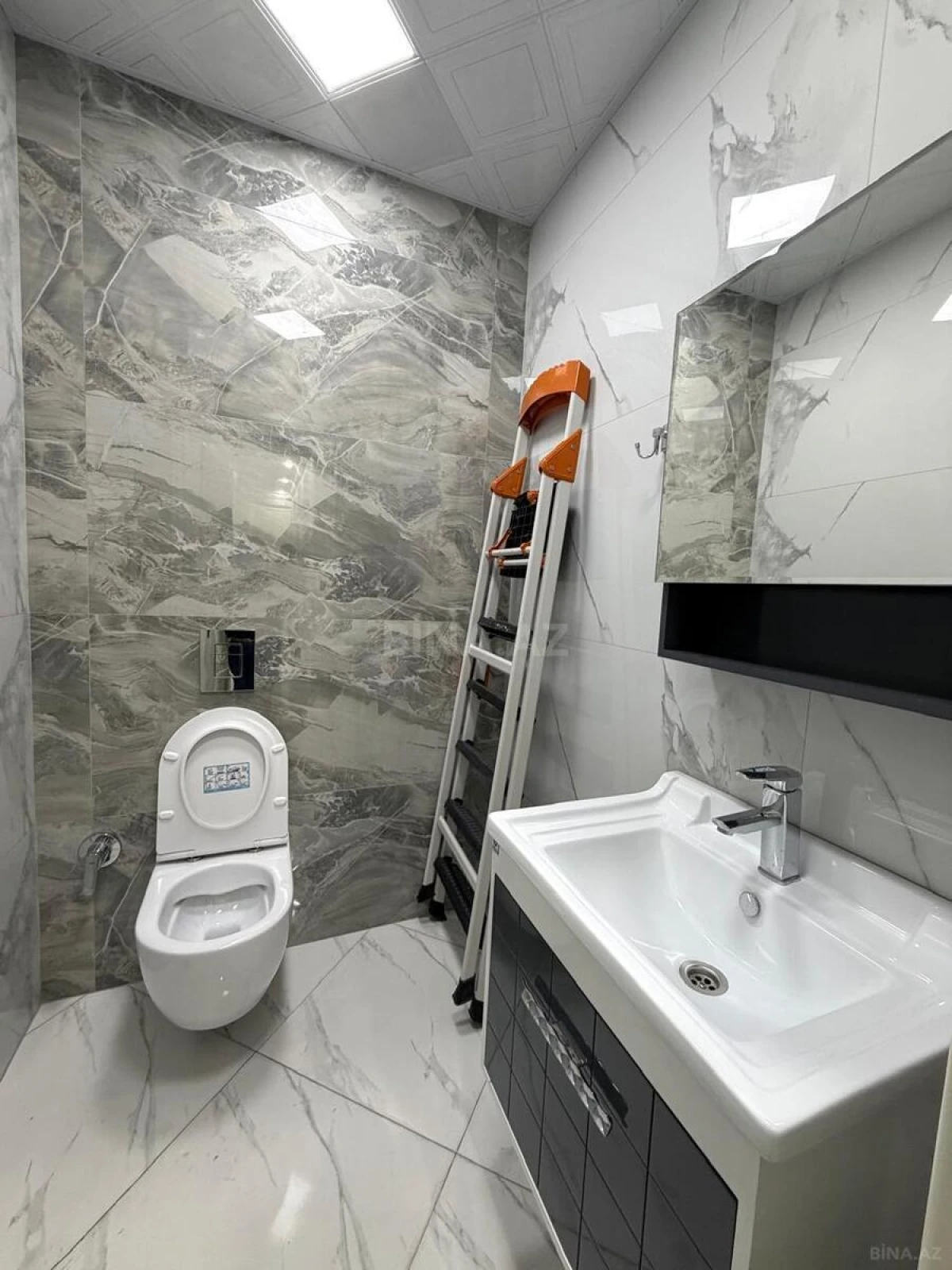 Kirayə verilir 2 otaqlı mənzil 96 m²