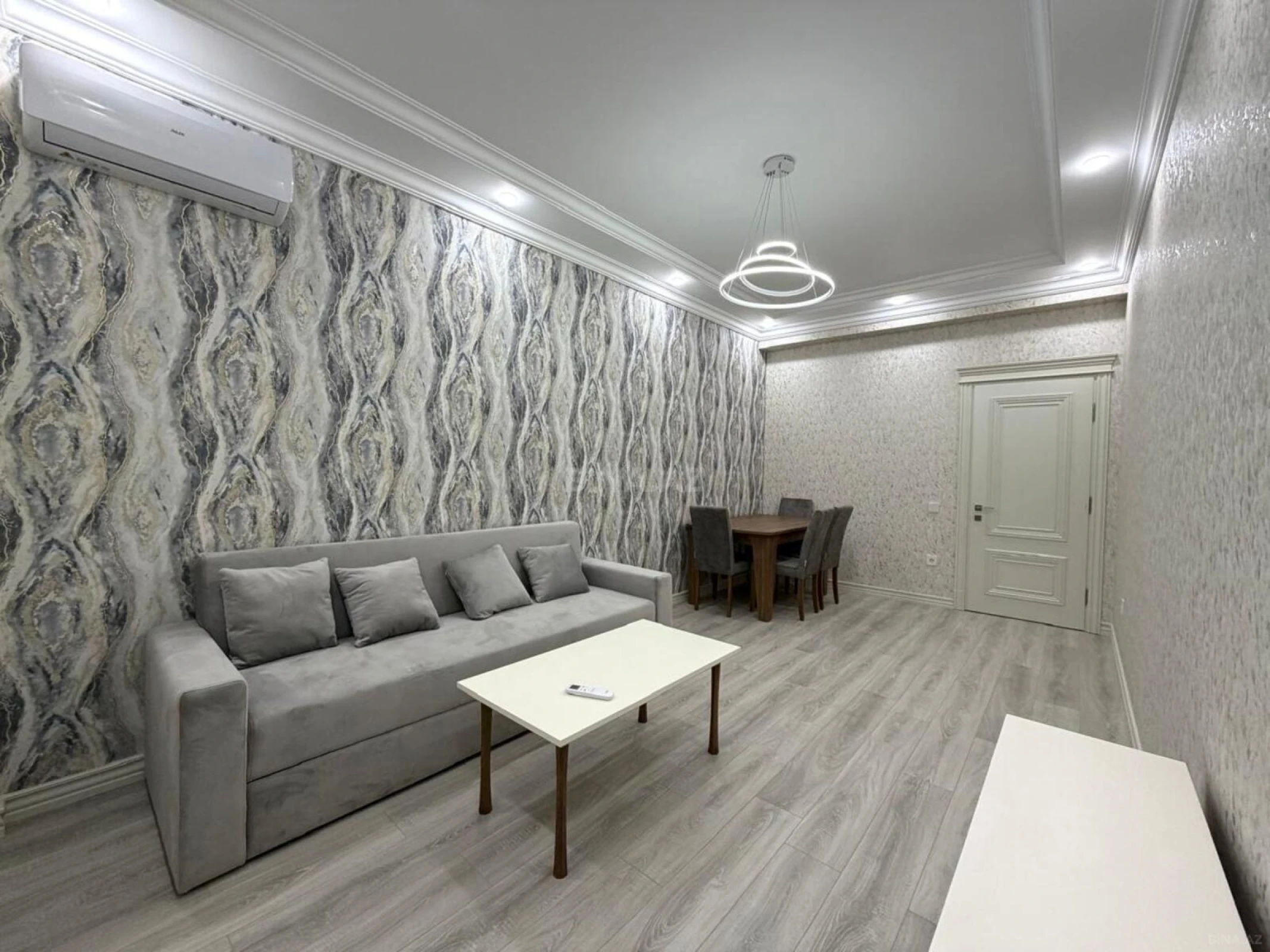 Kirayə verilir 2 otaqlı mənzil 96 m²