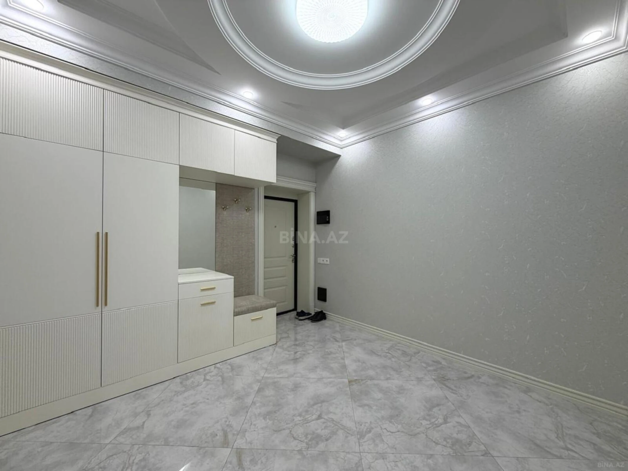 Kirayə verilir 2 otaqlı mənzil 96 m²