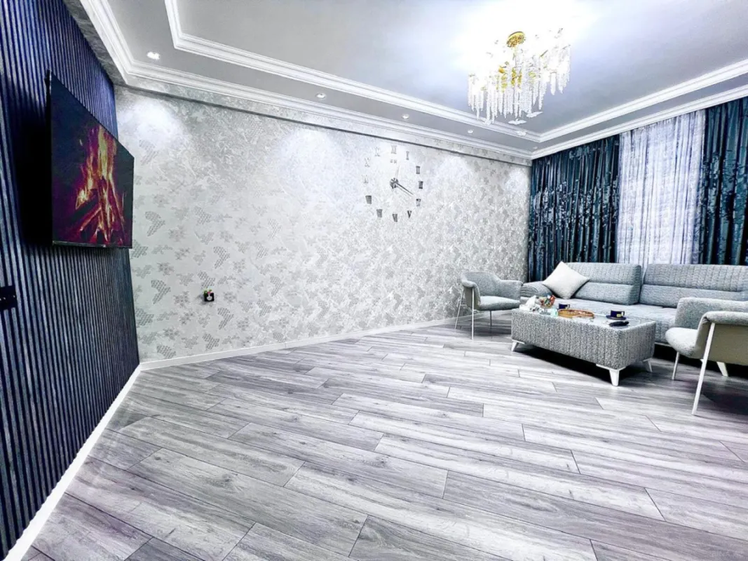 Satılır 2 otaqlı mənzil 75 m²