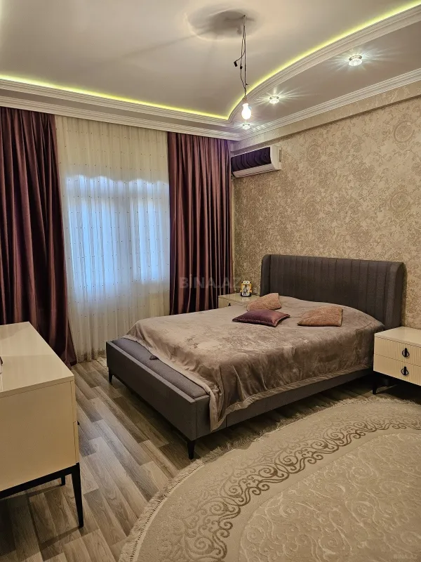 Satılır 3 otaqlı mənzil 137 m²