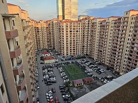 Satılır 3 otaqlı mənzil 137 m²