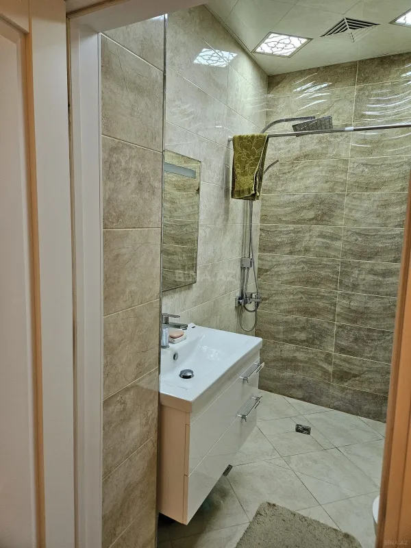 Satılır 3 otaqlı mənzil 137 m²