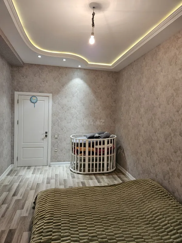 Satılır 3 otaqlı mənzil 137 m²