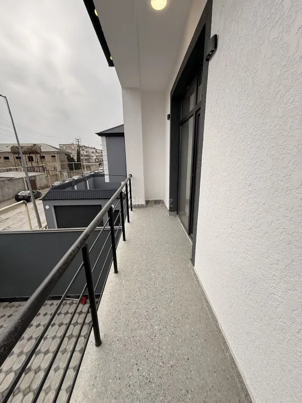 Satılır 5 otaqlı həyət evi 205 m²