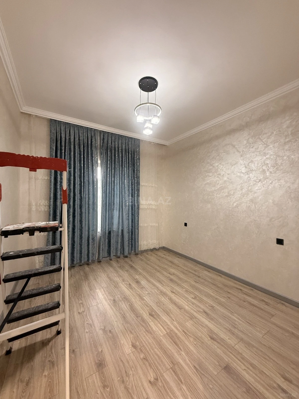 Satılır 5 otaqlı həyət evi 205 m²
