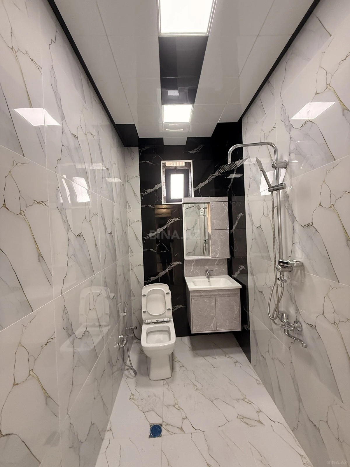 Satılır 5 otaqlı həyət evi 205 m²