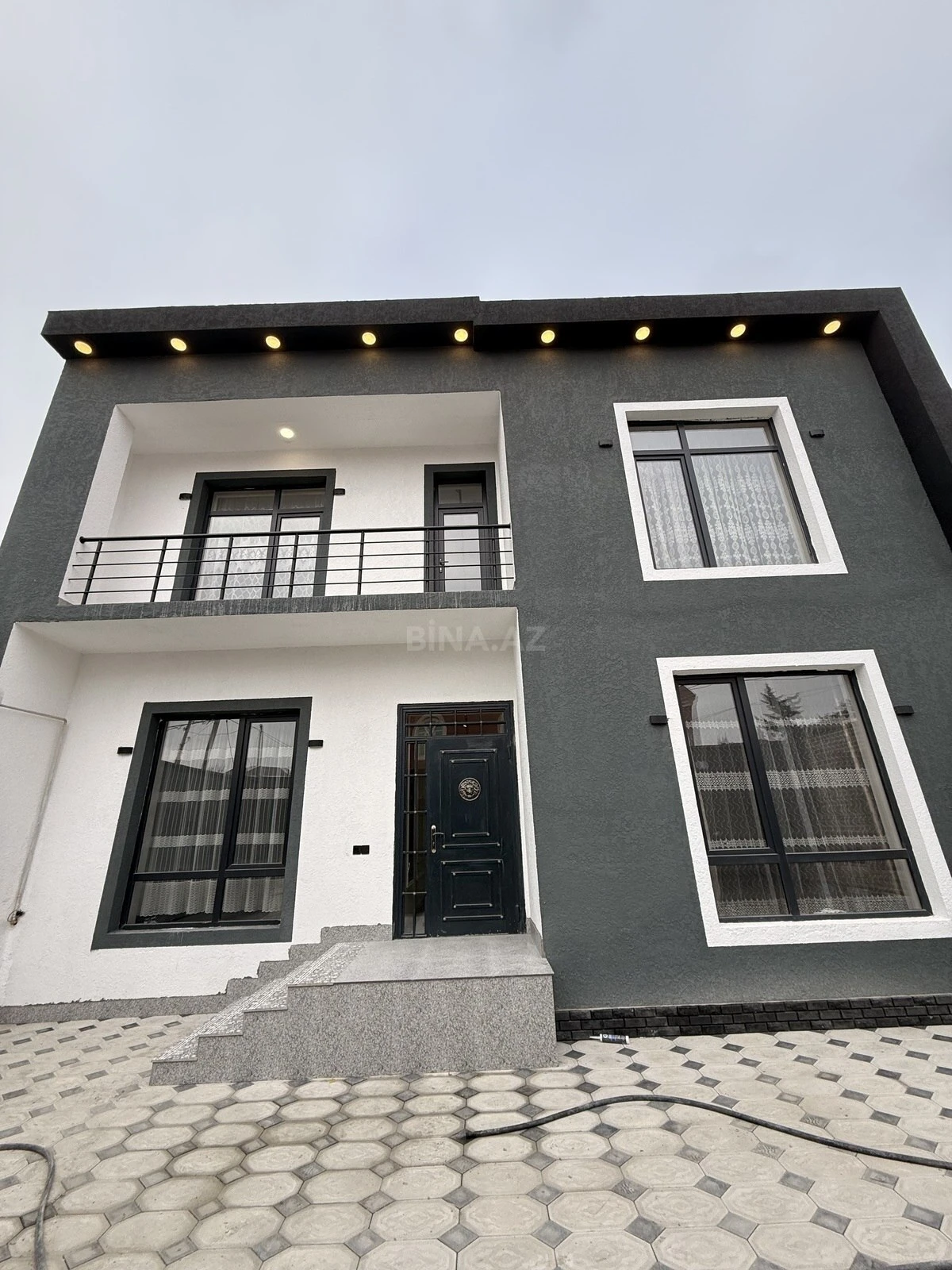 Satılır 5 otaqlı həyət evi 205 m²
