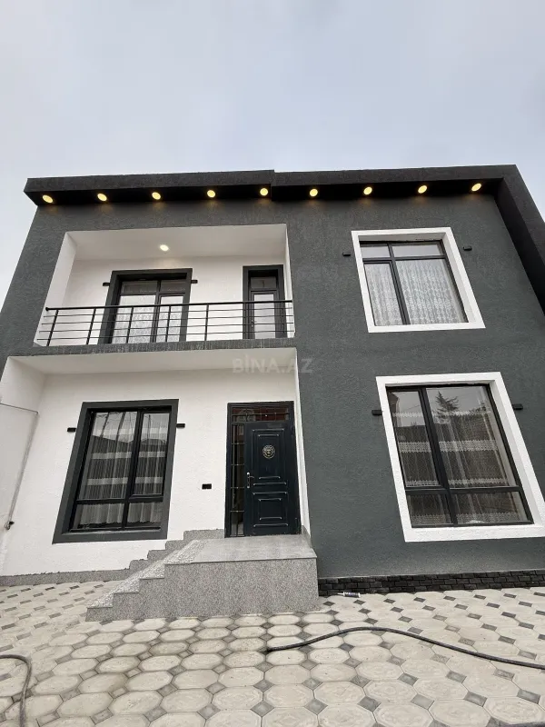 Satılır 5 otaqlı həyət evi 205 m²
